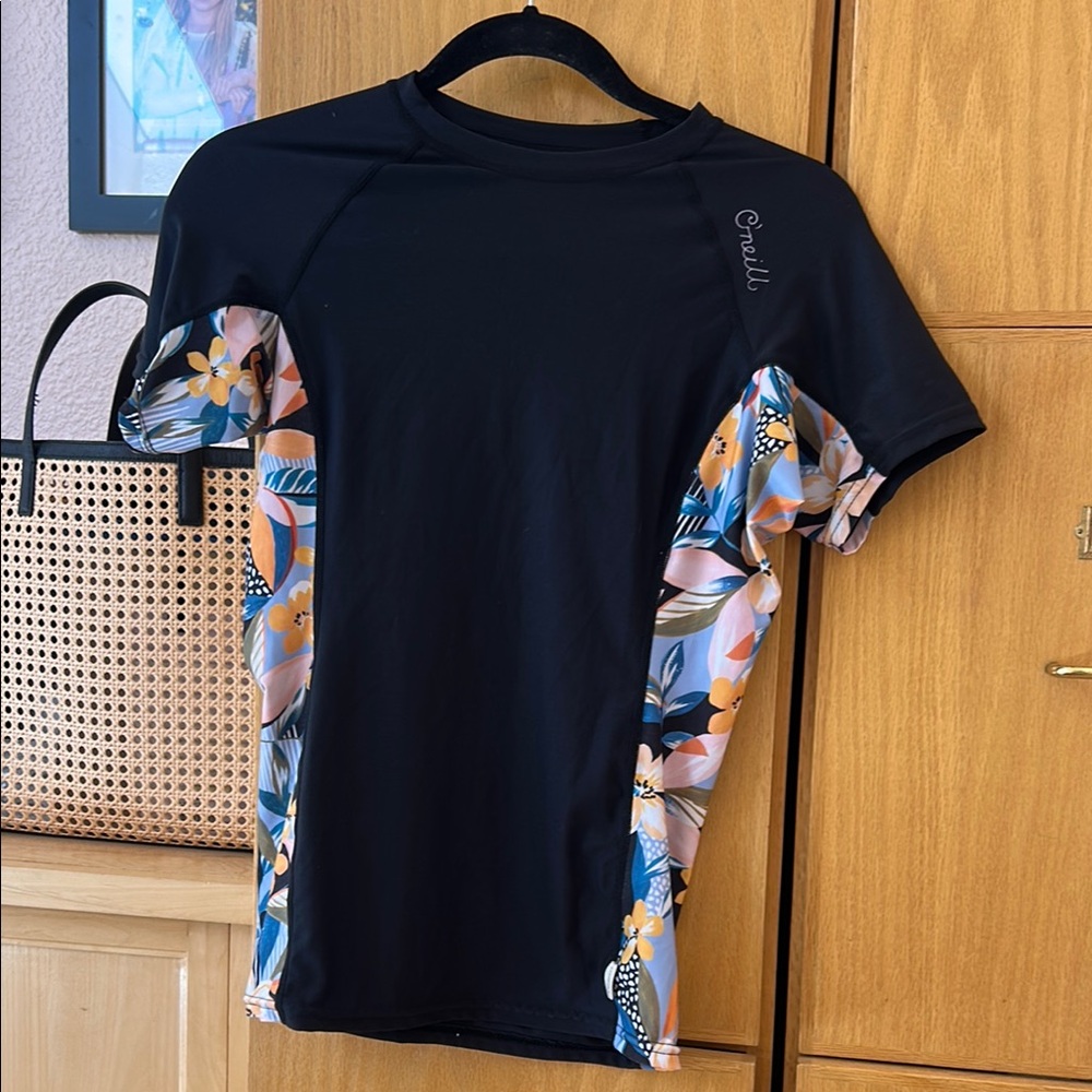 O'Neill Women's Black Short Sleeve Rashguard